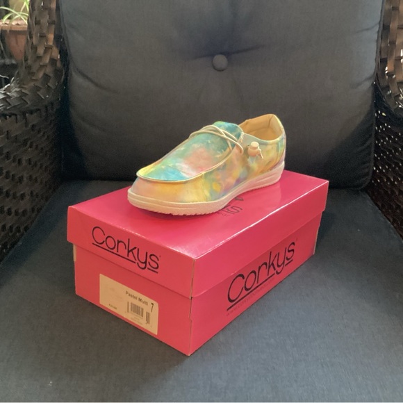 Corkys Multi Pastel Size & Kayak Slip On NWT Size 11 - Picture 1 of 2